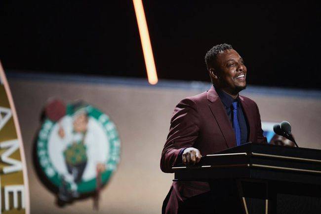 细节名人堂颁奖昔日兄弟全程无交流