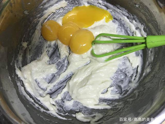 温度|详细教你戚风蛋糕做法，学会这些技巧，不缩不裂随便捏，一次成功