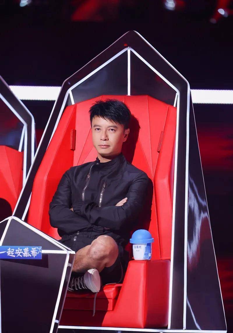 舞台|“梅州版周深”惊艳亮相“好声音”，导师团火力十足抢人之战陷入白热化