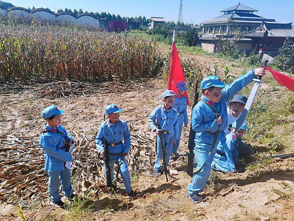 微电影《童心向党》系列之《布衣英雄》在陕州地坑院取景拍摄