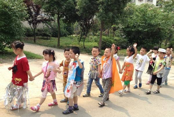 进行|多地幼儿园招生遇冷，家长排队抢名额成过去式，民办学校也不香了