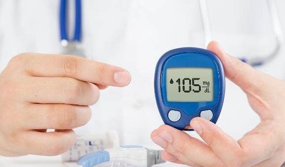 控制|这3种食物，吃一次“血糖”升一点，若不控制，胰岛素也救不了你