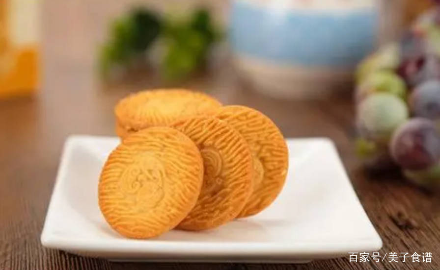 蛋黄酥|去超市时，这5种零食“必买”，大人孩子都爱吃，便宜又解馋