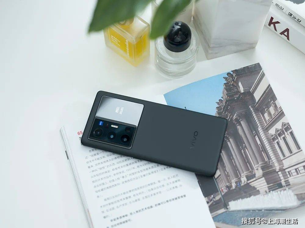 夜景|绝了！搭载超强蔡司光学镜头的vivo X70 Pro+来了!