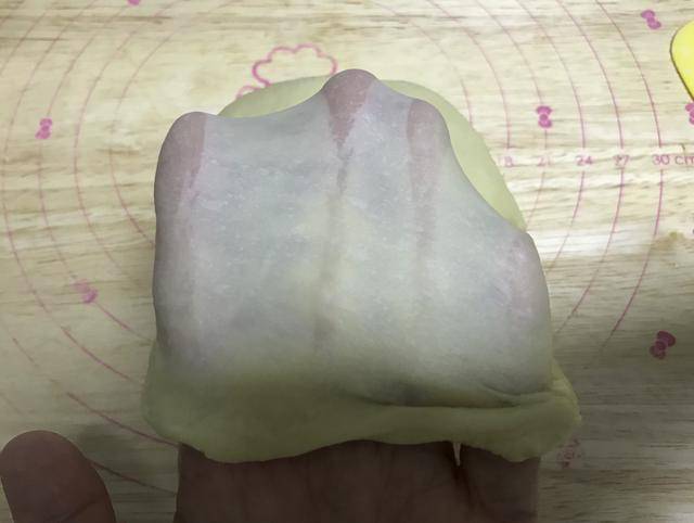 进行|只需一次发酵的吐司，操作省时，组织细腻松软拉丝，放三天也不硬