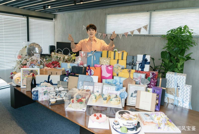 生活|星路一帆风顺,偶尔技痒反串金刚芭比,38岁柳演锡总是天使模样