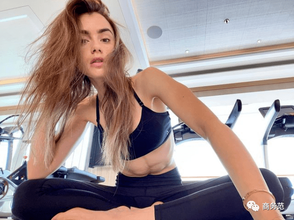 Collins|32岁“白雪公主”结婚，穿Ralph Lauren婚纱太唯美！