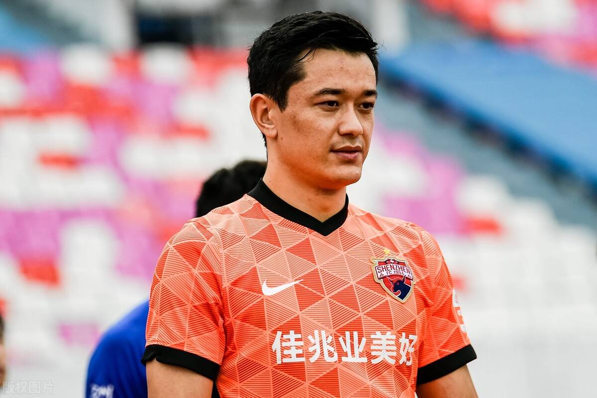 要知道,段刘愚,叶力江,李源一,张源连国家队都没进过,他们却收到了