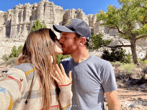 Collins|32岁“白雪公主”结婚，穿Ralph Lauren婚纱太唯美！