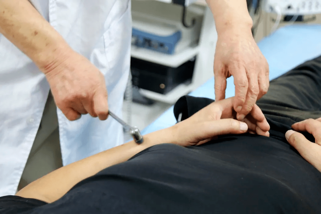 相关|罕见！男子疑似同时患上渐冻症和重症肌无力