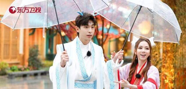 黄明昊|《极限挑战》岳云鹏“变身”胖哪吒，不顾形象跑外卖