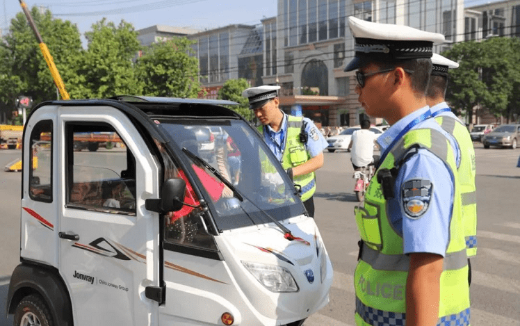 有了c1和摩托車駕照電動車摩托車三輪車都能開別再騎錯車