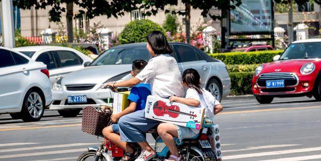 人口|大学教授赵燕菁：惩罚不生孩子的人引发争议，为什么建议早就业？