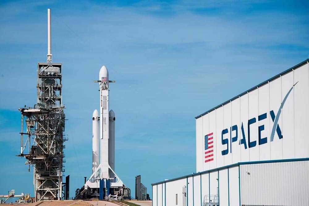 SpaceX首次载人商业飞行本周启航，飞行高度或超国际空间站