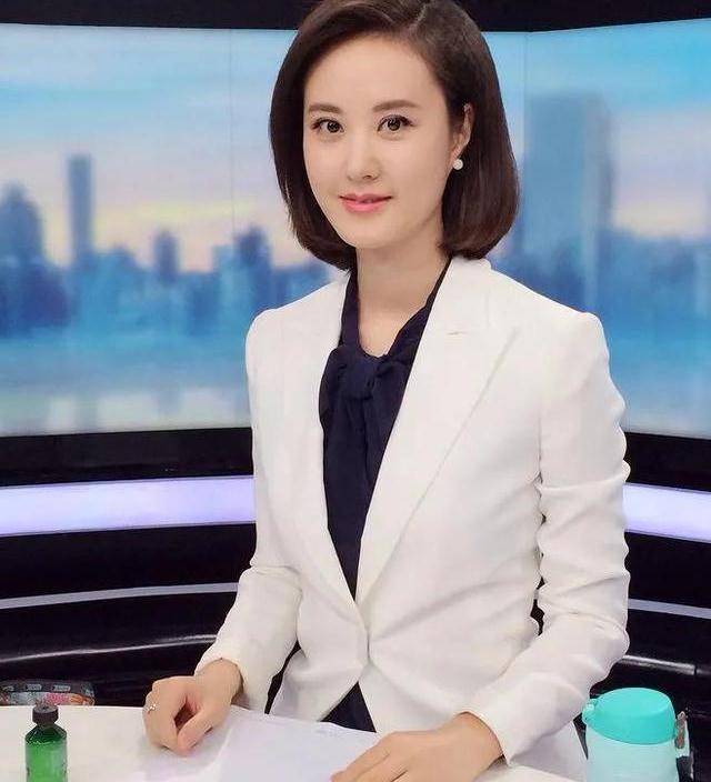 40岁以上的6位女主持人,为何至今未婚?_欧阳夏丹