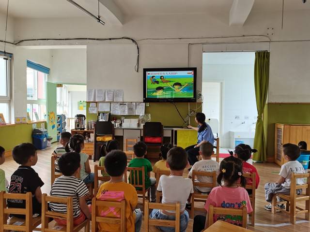 家长|幼儿园监控需要付费观看，引发家长们热议，公共视频收费合理吗？