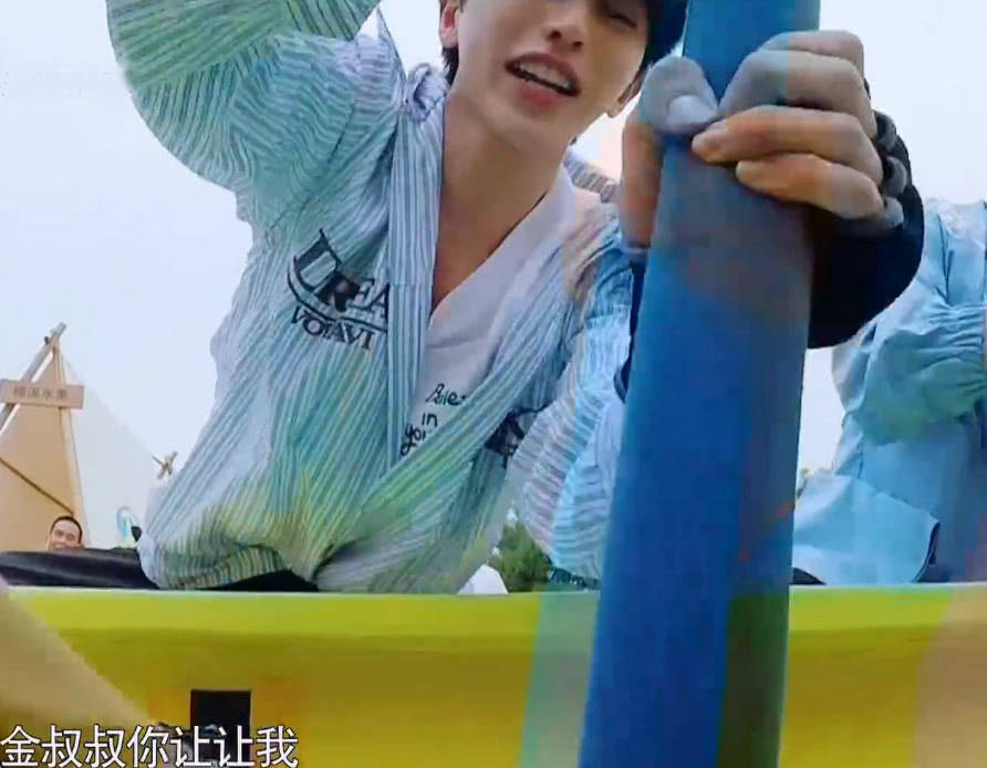 同学|《奔跑吧》第二期:名场面有点多,竟都与他有关,果然是宝藏男孩