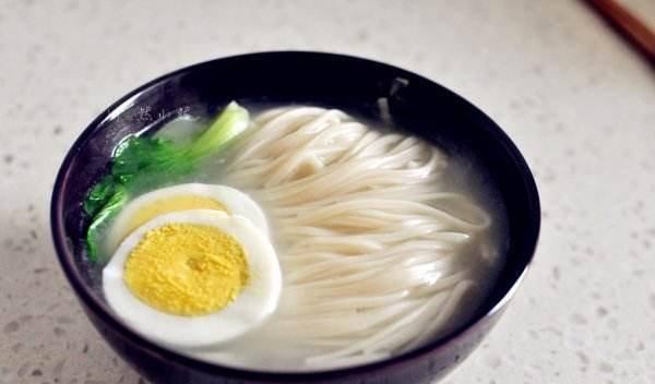 地方|广东人追捧的早点肠粉,走出广东就“歇菜”,原因究竟为何?