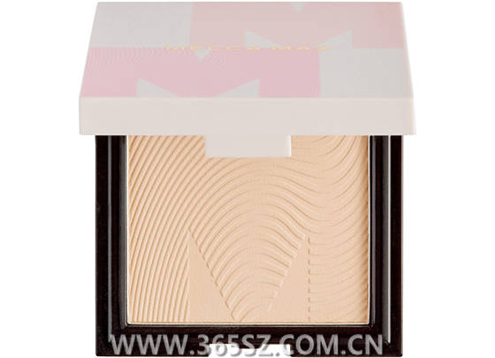 阿玛尼|人人都想咬一口的蜜桃妆 其实只需要4步