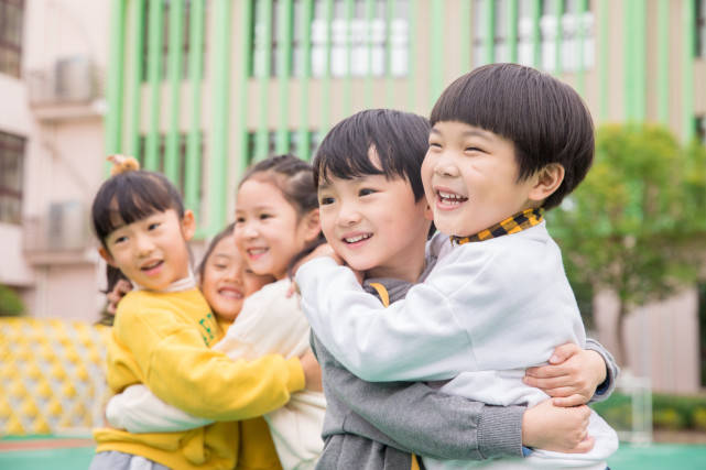 同伴|孩子上幼儿园那么难，直接上小学算了！了解幼儿园的意义，不纠结