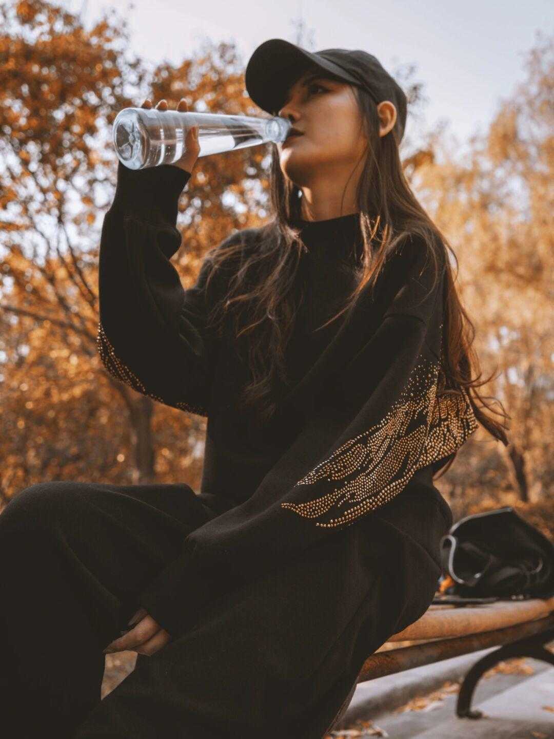 披肩|入秋后不要乱搭配，今年流行这几种风格，时髦洋气还保暖