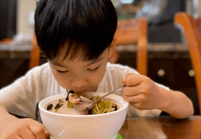 同伴|孩子上幼儿园那么难，直接上小学算了！了解幼儿园的意义，不纠结