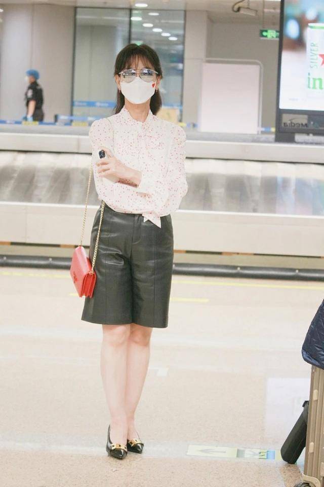 显得|赵雅芝比年轻人还敢穿，66岁还能驾驭皮裤，看来真“不服老”