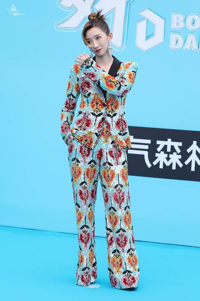 李宇春|舞蹈生现场，佟丽娅肉感身材输给金晨，孟美岐风格越来越像李宇春