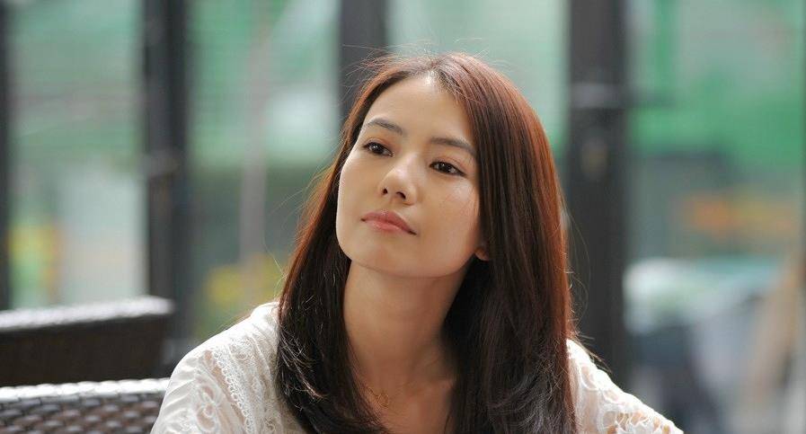 女神|高圆圆时隔8年带新剧回归，搭档两大实力派，看到男二熬夜都要追