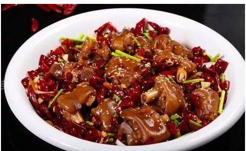 最简单的家常卤猪蹄 c1e46763499141b2b5ef0bfb74a04111.jpeg