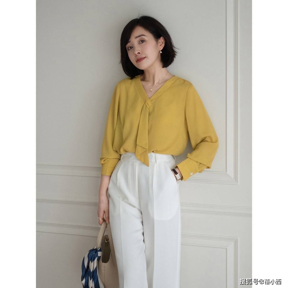 服装|女人过了40岁尽量少穿花俏衣服，试试这些极简衬衫，时髦显气质
