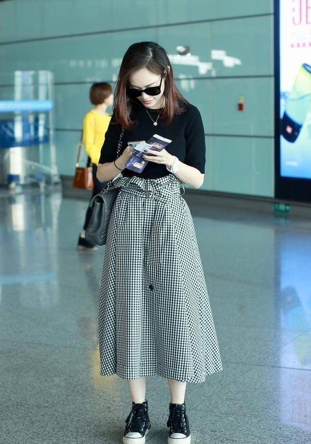 气质女明星穿搭推荐 df6111b3d72b4606b8875538bacd160b.jpeg