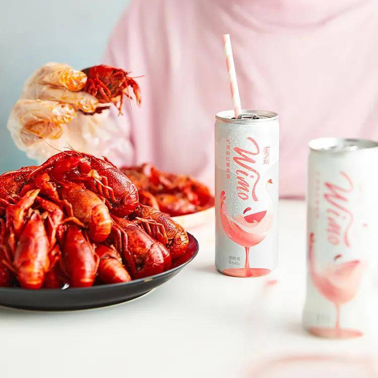 品牌|葡萄酒品牌「WiMo葡刻」获千万元融资:瞄准佐餐场景,撬动酒饮新市场