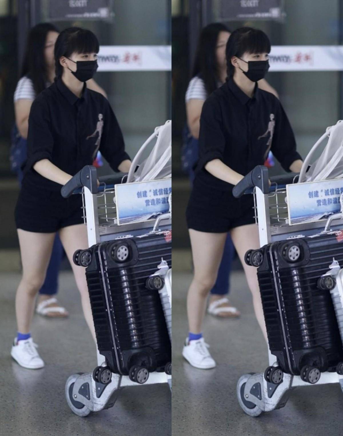 短裙|杨丽萍外甥女爱把自己往老了打扮,才20多岁就挺成熟,真让人意外