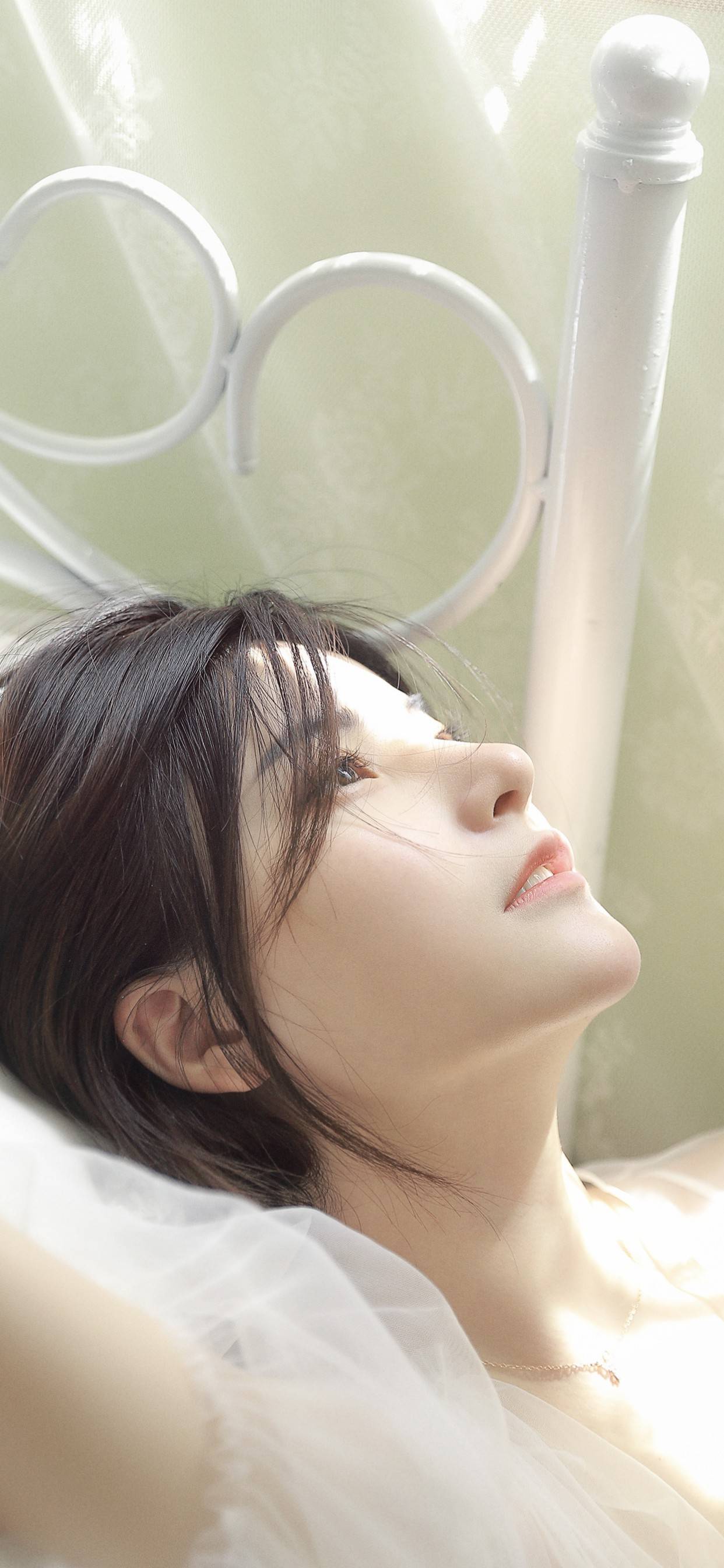 骨子里|喜欢穿裙子的女孩是浪漫、温婉如水的，骨子里都是妩媚的，你说呢