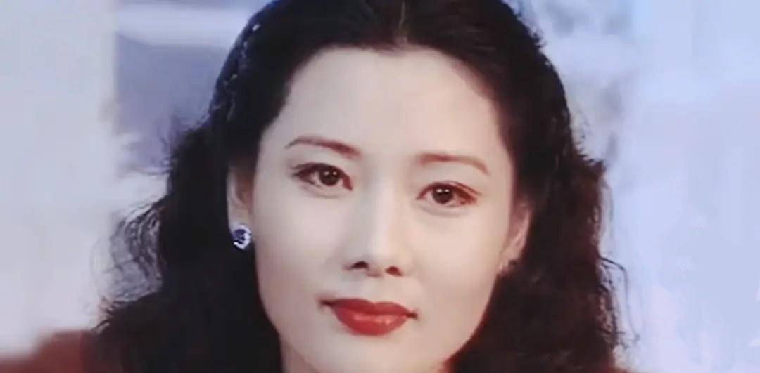 何赛飞|这6位女星的“狐狸眼”太美了,妩媚中透着灵动,媚到了骨子里