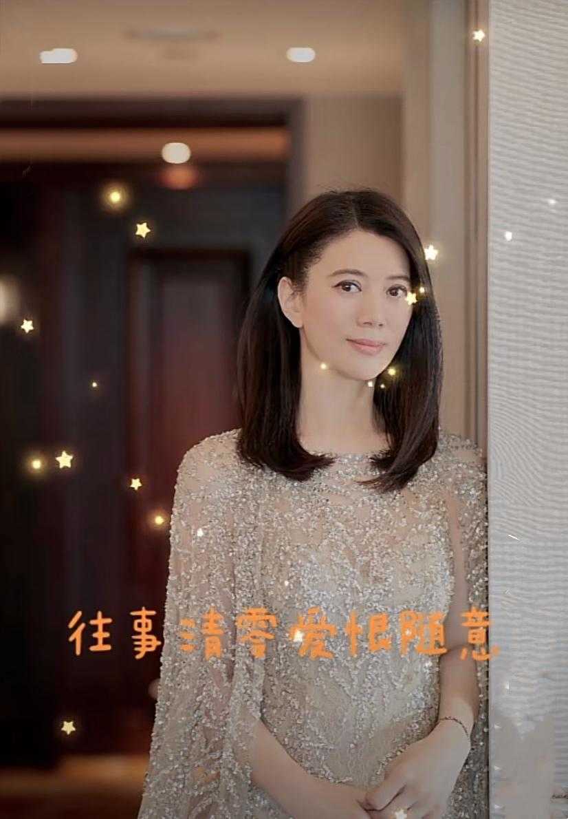 身材|袁咏仪认真打扮惊艳了！一袭亮片裙优雅气质，张智霖白西装帅爆