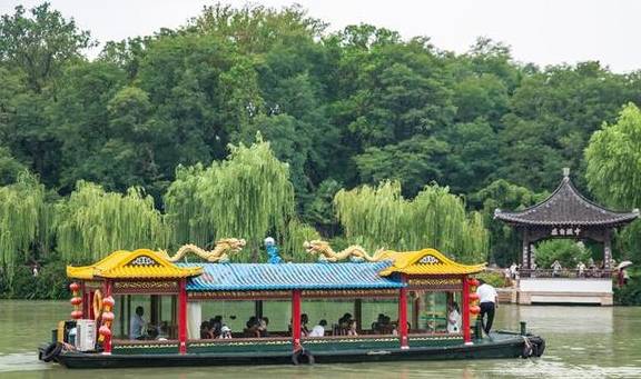 与杭州西湖齐名的“西湖”，却更像一条河，收门票100元