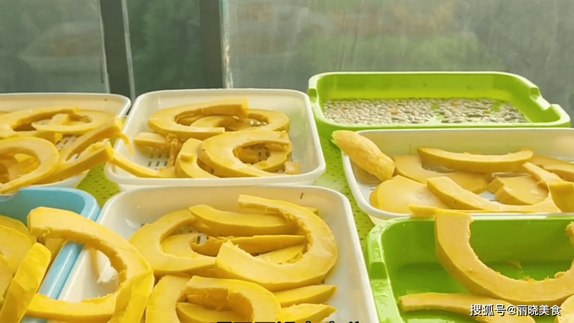 怎么晒南瓜干炖肉才好吃 c01c94b27d2745fdace9032579f2cb90.png