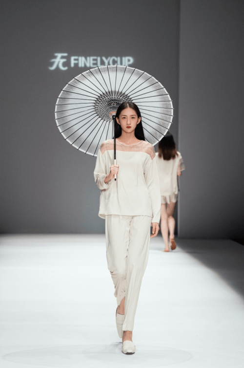 连锁|中国国际时装周|FINELYCUP梵妳卡波的内衣美学和商业哲学