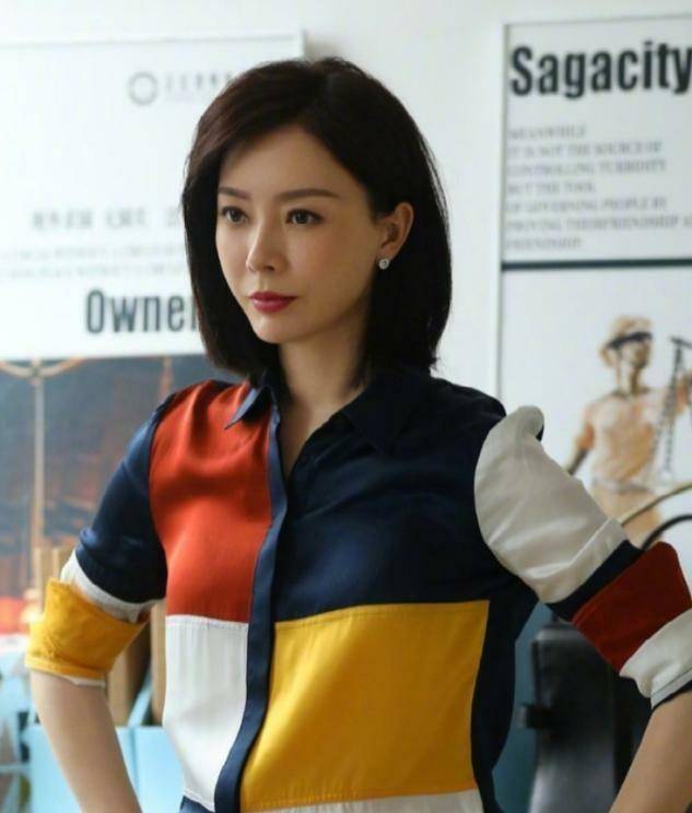 真丝|穿搭:陈数新剧演律师,衬衫+西裤又飒又美,但给人感觉太刻板