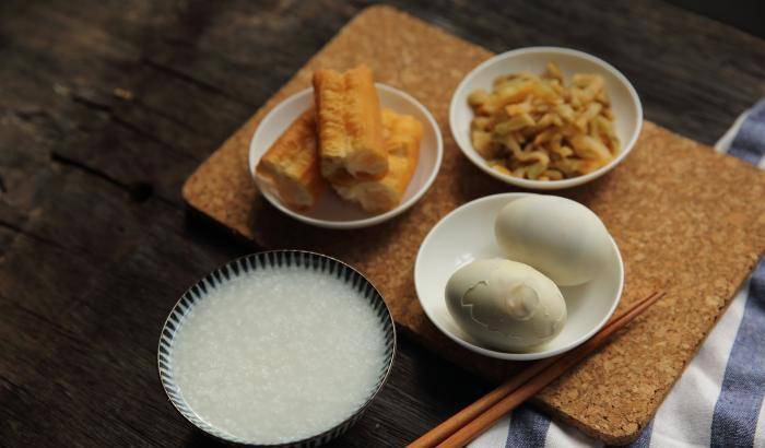 清水|早上还在给孩子喝大米粥?一口气教大家做3种营养美味的早餐粥!