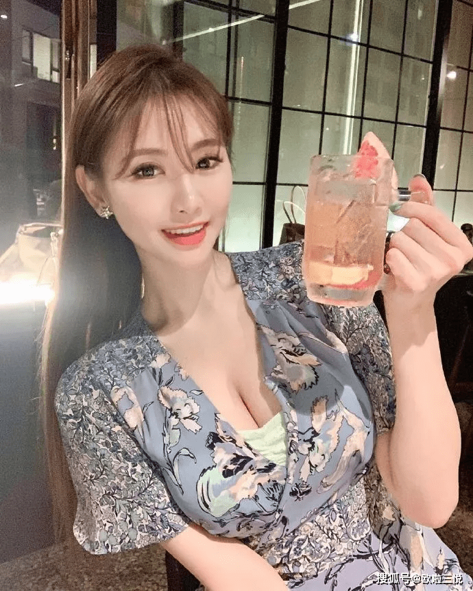 高跟鞋|她的穿搭：女神搭配高跟鞋，走出楚楚动人的姿态