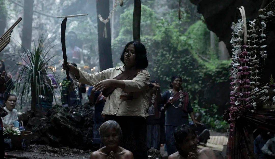 电影|热搜第一，受到6.2万观众期待的韩国电影《灵媒》真的那么好看吗？