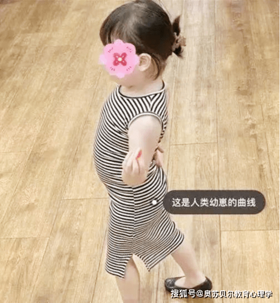 前卫|前卫辣妈打造时尚萌娃，网友直呼：孩子没有童年