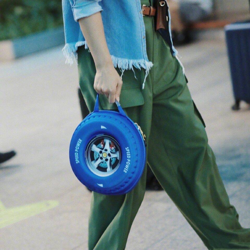 一身|刘涛罕见露面,一身潮装脸瘦到变形,简直不敢认!