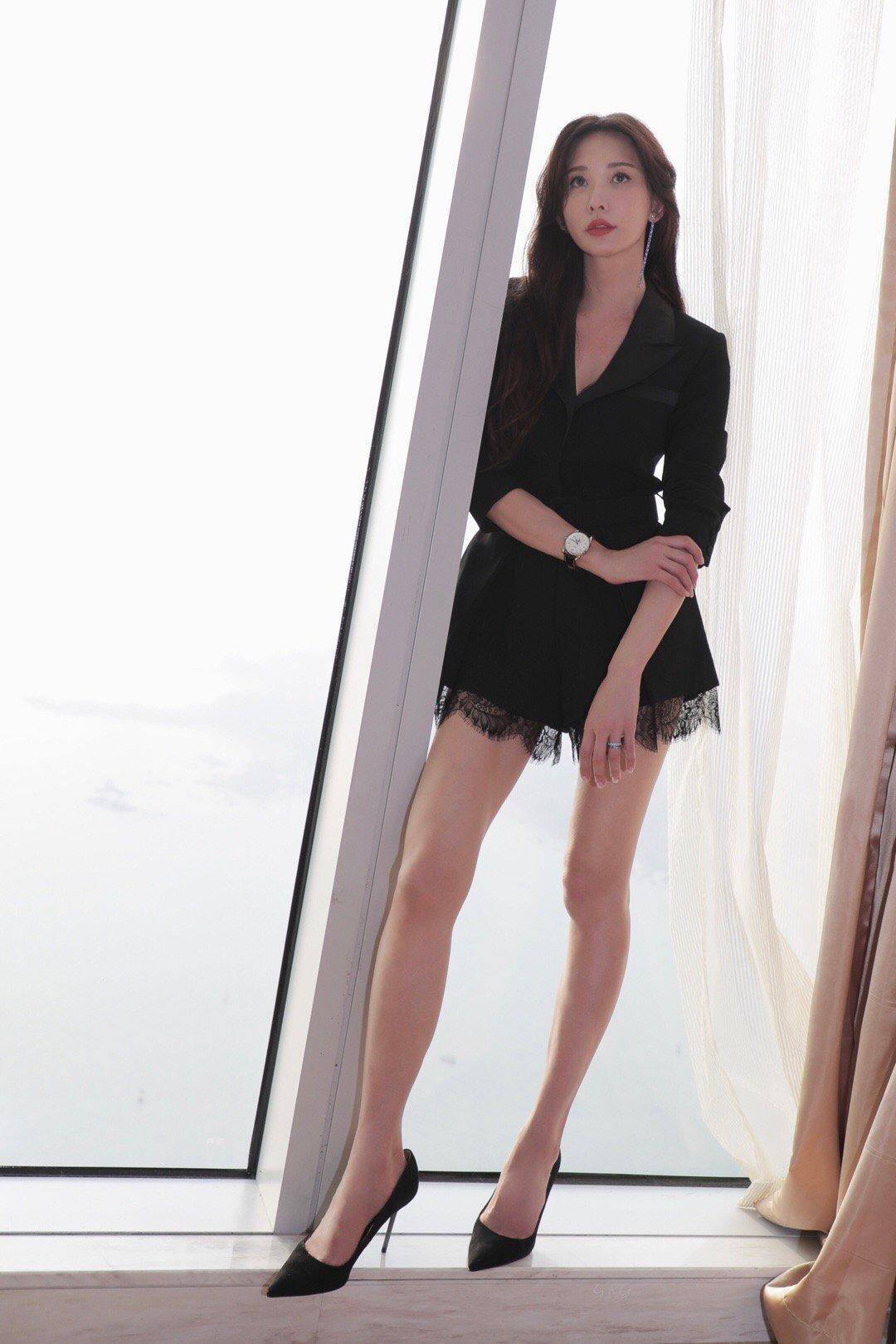 仙女|46岁林志玲魅力不减,穿一袭红色薄纱连衣裙高级减龄,气色超好