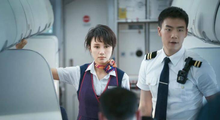 国产|票房破3000万,2天逆袭《怒火·重案》夺冠,朱一龙果然是票房锦鲤