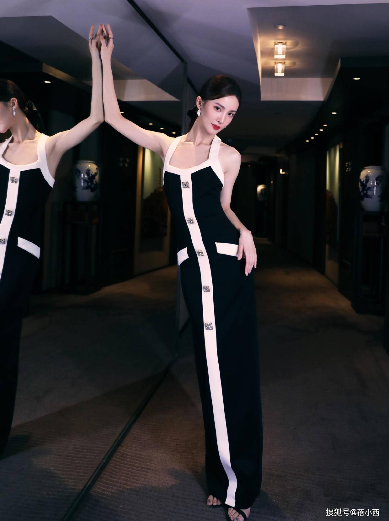 黑色|赵露思如此低调!看完了她的机场穿搭,你才会惊呼黑白配真高级