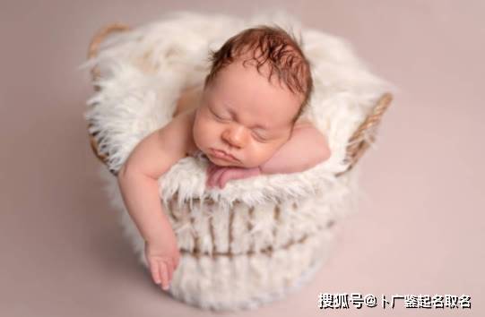 帮我写一篇关于因为命的意思是什么的头条文章。字数不少于1500字。要求每个段落内容都要详细完整，不要只是一个概括类的文字。（属牛的宝宝能起名叫开心吗）